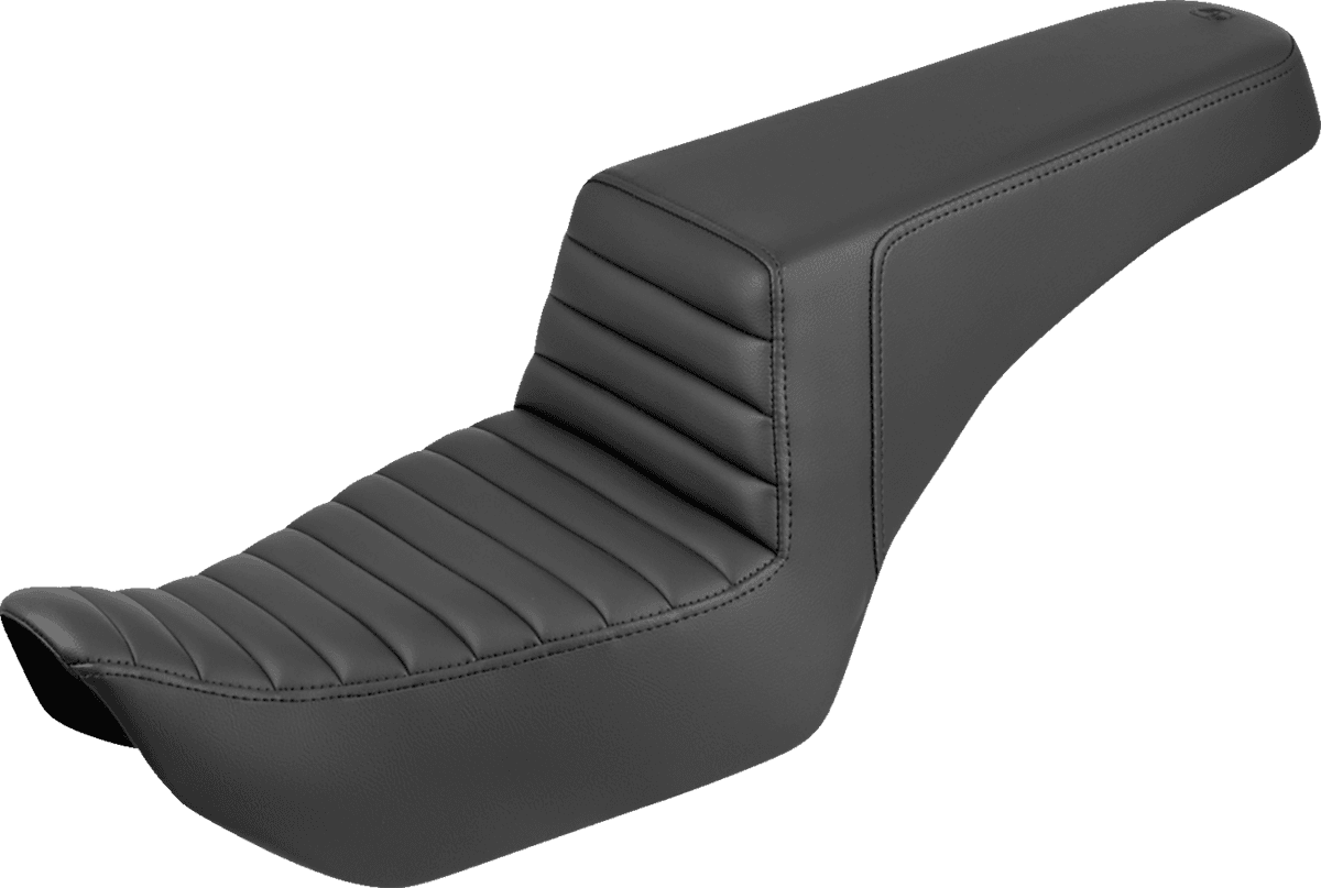Step-Up Seat — Front Tuck-n-Roll — RH975 Nightster 2022-2025